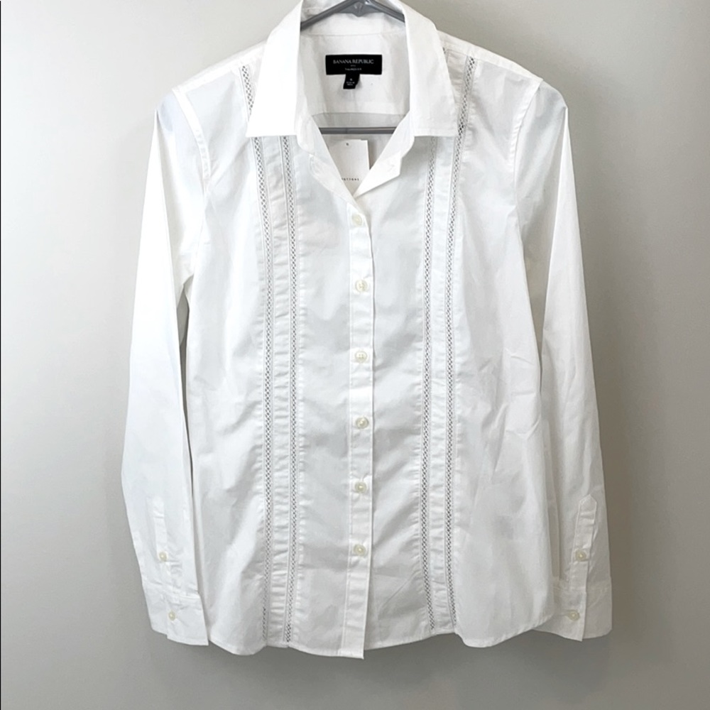 🍌 REPUBLIC white shirt w/ cross thread detailing